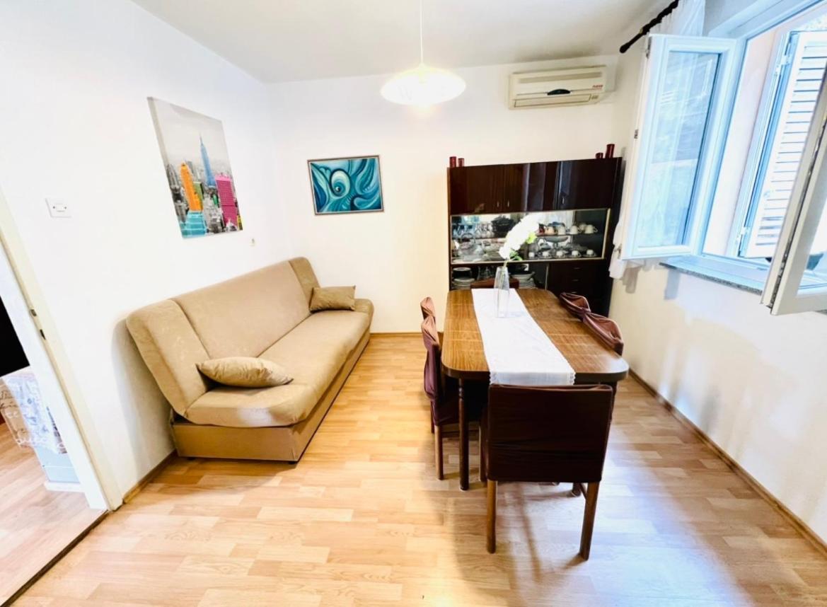 Apartment Niksa Novigrad  Esterno foto